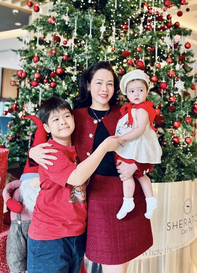 Diễn viên Nhật Kim Anh mừng sinh nhật tròn một tuổi của con gái - Ảnh 2.