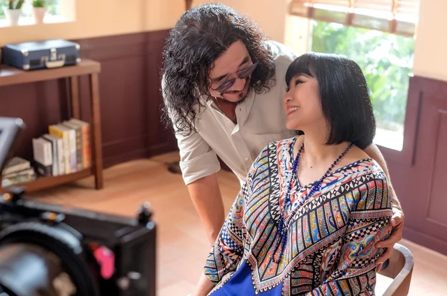 Danh ca Cẩm V&acirc;n &ndash; Khắc Triệu: 35 năm vợ chồng vẫn l&agrave; "t&igrave;nh nh&acirc;n" - Ảnh 4.