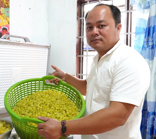 Bỏ việc về qu&ecirc;, anh n&ocirc;ng d&acirc;n biến thứ tưởng bỏ đi th&agrave;nh "mỏ v&agrave;ng" thu l&atilde;i 1 tỷ/năm - Ảnh 1.