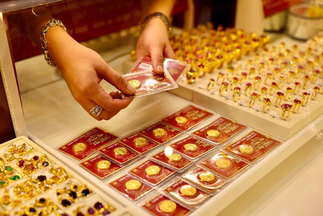 Gi&aacute; v&agrave;ng h&ocirc;m nay 13/1: V&agrave;ng nhẫn đồng loạt tăng từ 1,5 &ndash; 2,2 triệu đồng/lượng- Ảnh 1.