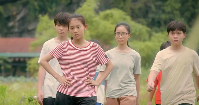 Nút thắt giữa tình bạn, tình yêu, quá khứ và hiện tại… vẫn là ẩn số trong "Cách em 1 milimet"? - Ảnh 1.