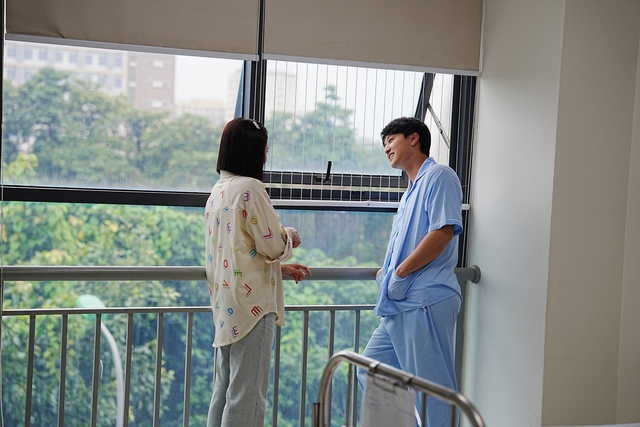 Nút thắt giữa tình bạn, tình yêu, quá khứ và hiện tại… vẫn là ẩn số trong "Cách em 1 milimet"? - Ảnh 3.