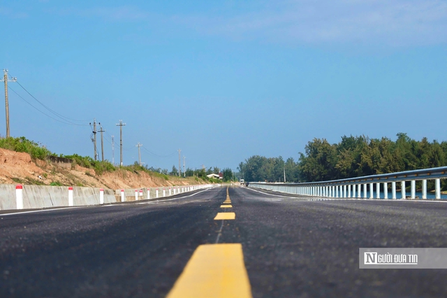 Cận cảnh tuyến đường ven biển 152 tỉ đồng sắp th&ocirc;ng xe ở Quảng Ng&atilde;i- Ảnh 3.