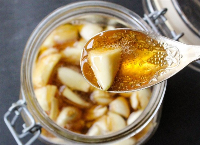 Miền Bắc đ&oacute;n kh&ocirc;ng kh&iacute; lạnh cực mạnh dồn dập, bỏ t&uacute;i ngay 2 "si&ecirc;u thực" chống cảm lạnh tuyệt vời - Ảnh 2.