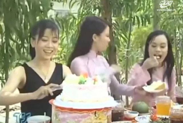 D&agrave;n sao phim Hương ph&ugrave; sa sau 20 năm: Người l&agrave;m d&acirc;u h&agrave;o m&ocirc;n, người h&ocirc;n nh&acirc;n hai lần đổ vỡ - Ảnh 9.