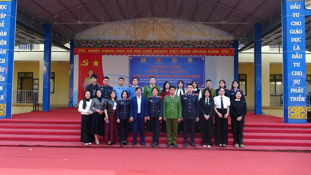 VKSND khu vực 15 gi&uacute;p n&acirc;ng cao nhận thức ph&aacute;p luật về an to&agrave;n giao th&ocirc;ng- Ảnh 1.