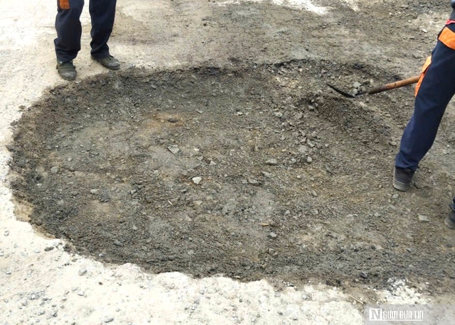 Đ&agrave; Nẵng: Sữa chữa khẩn cấp đường tỉnh oằn m&igrave;nh "g&aacute;nh" xe tải nặng sau th&ocirc;ng tin của Người Đưa Tin- Ảnh 2.