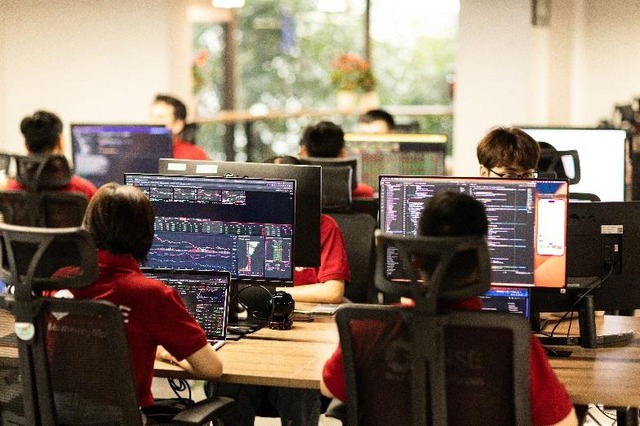 VN-Index rung lắc trước &aacute;p lực chốt lời, ng&acirc;n h&agrave;ng, dầu kh&iacute; vẫn "s&aacute;ng cửa"- Ảnh 2.