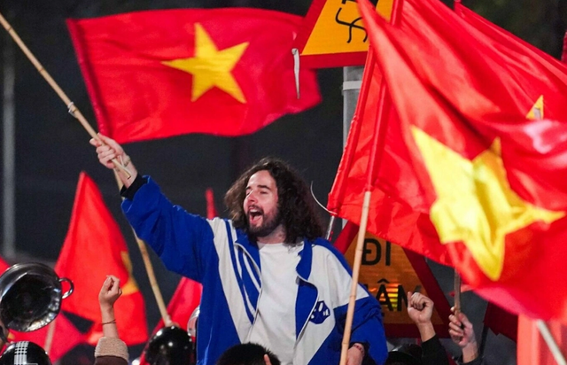 Đ&ecirc;m rực lửa ở H&agrave; Nội, Tp.HCM mừng U23 Việt Nam v&agrave;o b&aacute;n kết U23 ch&acirc;u &Aacute; - Ảnh 7.