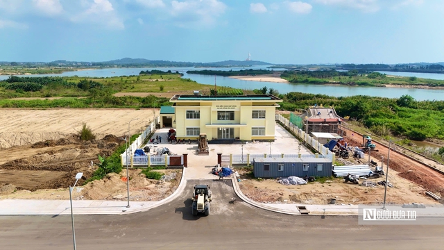 Đập d&acirc;ng s&ocirc;ng Tr&agrave; Kh&uacute;c gần 1.500 tỷ đồng hối hả thi c&ocirc;ng nước r&uacute;t, nỗ lực th&ocirc;ng xe trước Tết 2026- Ảnh 3.