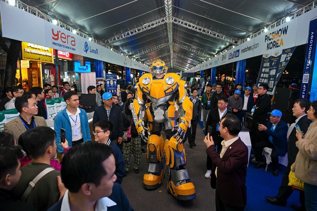 "Phải ki&ecirc;n định con đường tự lực, tự cường, nắm quyền kiểm so&aacute;t c&aacute;c c&ocirc;ng nghệ cốt l&otilde;i"- Ảnh 4.