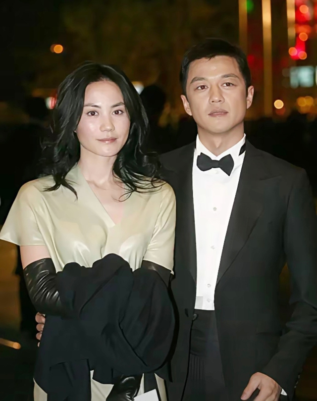 Nam thần vỡ nợ, được fan quy&ecirc;n g&oacute;p 34 tỷ đồng giải cứu trong &ecirc; chề - Ảnh 5.