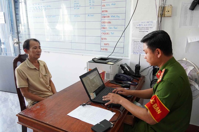 Rủ con trai đi đánh ghen, cha đâm "tình địch" tử vong- Ảnh 1. Rủ con trai đi đánh ghen, cha đâm "tình địch" tử vong- Ảnh 1.