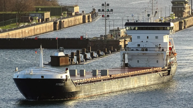 Con t&agrave;u d&agrave;i 132 m&eacute;t bị bắt giữ ở Phần Lan, l&yacute; do l&agrave; g&igrave;?- Ảnh 1.