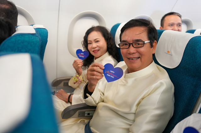 Vietnam Airlines lan tỏa th&ocirc;ng điệp &ldquo;Việt Nam hạnh ph&uacute;c&rdquo; từ bầu trời - Ảnh 21.