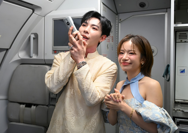 Vietnam Airlines lan tỏa th&ocirc;ng điệp &ldquo;Việt Nam hạnh ph&uacute;c&rdquo; từ bầu trời - Ảnh 12.