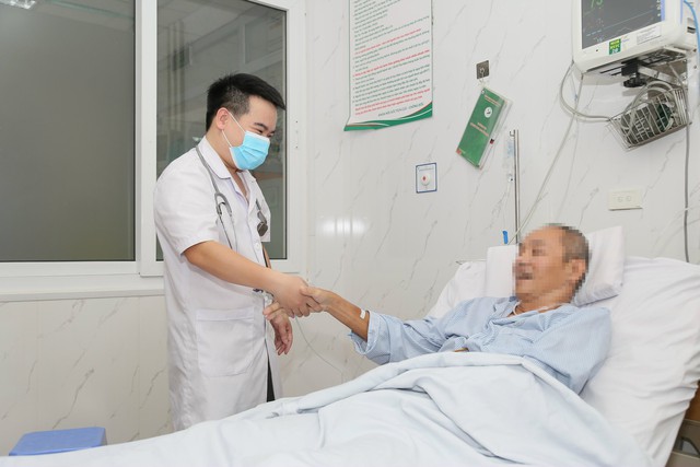 Cấp cứu th&agrave;nh c&ocirc;ng bệnh nh&acirc;n đột ngột ng&atilde; gục khi chơi thể thao - Ảnh 1.