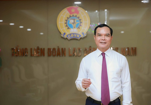 X&acirc;y dựng giai cấp c&ocirc;ng nh&acirc;n vững mạnh v&igrave; sự ph&aacute;t triển của đất nước - Ảnh 1.