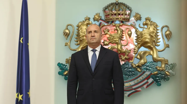 Tổng thống Bulgaria Rumen Radev bất ngờ tuy&ecirc;n bố từ chức - Ảnh 1.