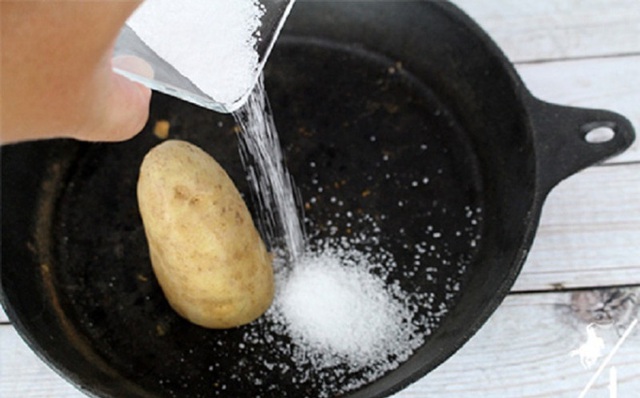 Tuyệt chiêu làm sạch nồi bị cháy sáng ngay như mới - Ảnh 6.