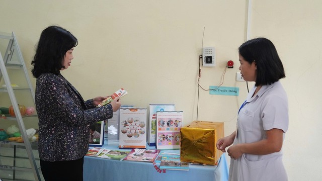 Bộ trưởng Bộ Y tế Đ&agrave;o Hồng Lan: Chăm s&oacute;c sức khỏe nh&acirc;n d&acirc;n to&agrave;n diện, từ sớm, từ xa v&agrave; ngay từ cơ sở- Ảnh 2.