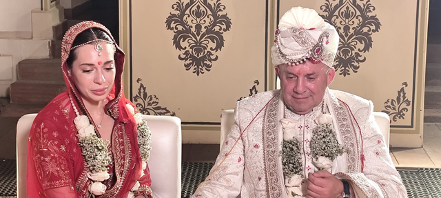 Con g&aacute;i 27 tuổi lấy chồng U80 tuổi, bố mẹ "kh&oacute;c như mưa" đi đưa d&acirc;u - Ảnh 2.