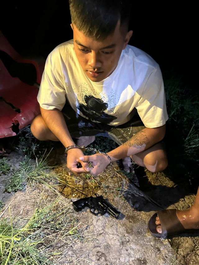 Khởi tố đối tượng t&agrave;ng trữ tr&aacute;i ph&eacute;p vũ kh&iacute; qu&acirc;n dụng- Ảnh 1.