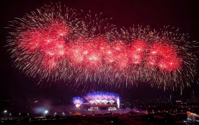 Kh&ocirc;ng cần đợi giao thừa, "vua ph&aacute;o hoa" Sun Group khiến Mỹ Đ&igrave;nh rực s&aacute;ng như lễ hội ph&aacute;o hoa thế giới- Ảnh 13.