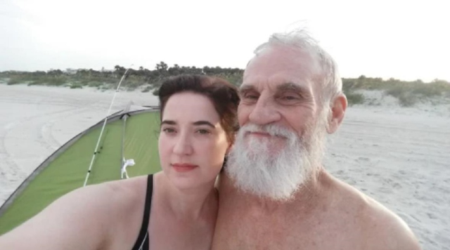 Cô gái trẻ lấy chồng già 71 tuổi, cái kết sau đám cưới thật bất ngờ- Ảnh 1. Cô gái trẻ lấy chồng già 71 tuổi, cái kết sau đám cưới thật bất ngờ- Ảnh 1.