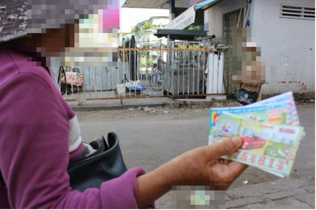 Trúng số 3 tỷ đồng hóa tai ương: Bi kịch đau xót của người mẹ già mất cả nhà lẫn con - Ảnh 1.