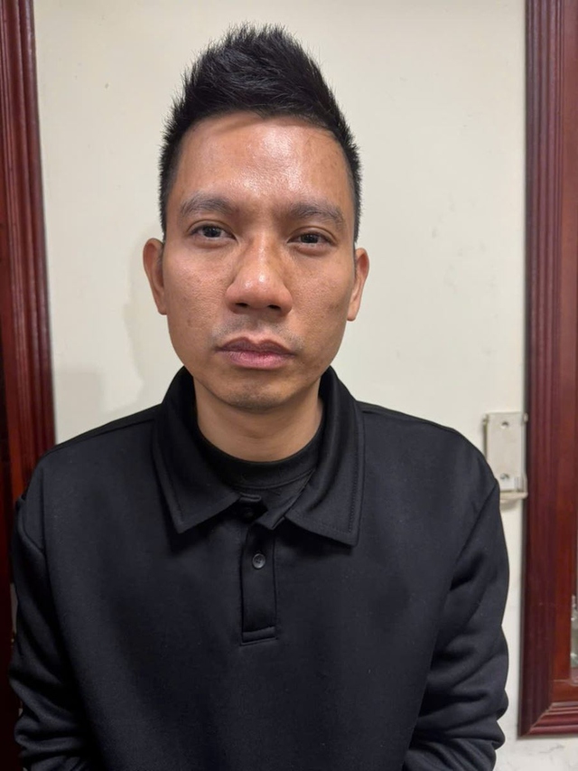 Bắt "tú ông" môi giới mại dâm phục vụ quý bà- Ảnh 1. Bắt "tú ông" môi giới mại dâm phục vụ quý bà- Ảnh 1.