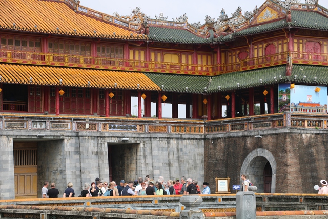 Huế khai mở sức mạnh ng&agrave;nh c&ocirc;ng nghiệp kh&ocirc;ng kh&oacute;i: Kỳ 3- &lsquo;Di sản kh&ocirc;ng chỉ để ngắm, m&agrave; để sống v&agrave; để ph&aacute;t triển bền vững&rsquo; - Ảnh 3.