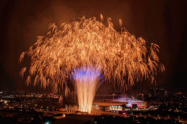 Từ &ldquo;đảo ph&aacute;o hoa&rdquo; 365 ng&agrave;y, &ldquo;th&agrave;nh phố ph&aacute;o hoa&rdquo; kh&ocirc;ng ngủ đến đại nhạc hội ph&aacute;o hoa tại H&agrave; Nội v&agrave; dấu ấn Sun Group - Ảnh 5.