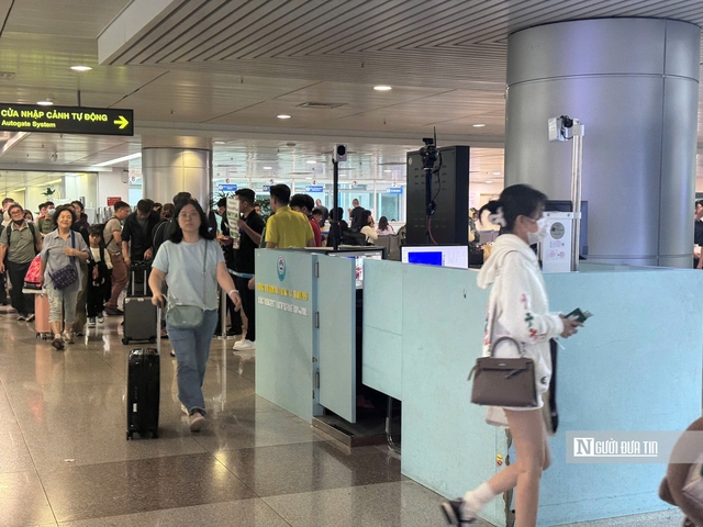 Cảng HKQT Tân Sơn Nhất siết chặt phòng, chống dịch bệnh do virus Nipah - Ảnh 2.