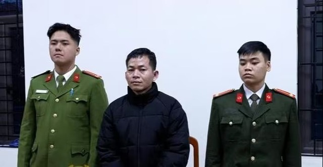 Bắt 2 đối tượng mạo danh c&ocirc;ng an lừa hơn 16 tỷ đồng tiền "chạy &aacute;n" - Ảnh 2.