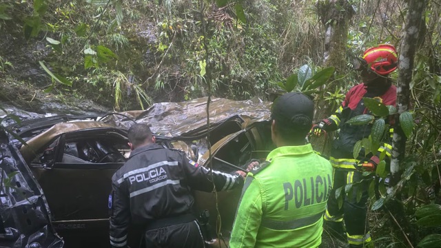 Xe &ocirc; t&ocirc; lao xuống vực s&acirc;u, 3 người tử vong tại chỗ - Ảnh 1.