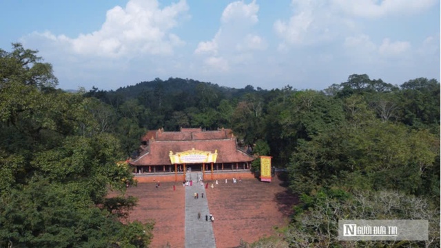 Đình chỉ hướng dẫn viên có phát ngôn gây phản ứng trái chiều trên mạng xã hội- Ảnh 2. Đình chỉ hướng dẫn viên có phát ngôn gây phản ứng trái chiều trên mạng xã hội- Ảnh 2.