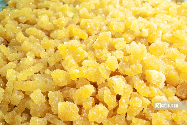 Những lò lửa đỏ suốt đêm, giữ một nghề xưa giữa ngày giáp Tết- Ảnh 7. Những lò lửa đỏ suốt đêm, giữ một nghề xưa giữa ngày giáp Tết- Ảnh 7.