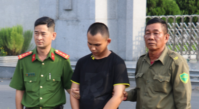 Khống chế t&agrave;i xế taxi giữa đ&ecirc;m khuya cướp t&agrave;i sản, nam thanh ni&ecirc;n bị bắt tạm giam- Ảnh 1.