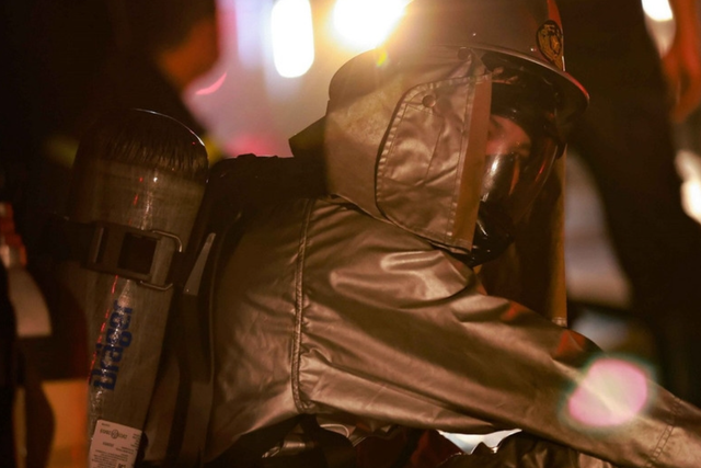 Cháy nhà kèm tiếng nổ, 3 người thương vong, hiện trường có nhiều xác pháo - Ảnh 2.