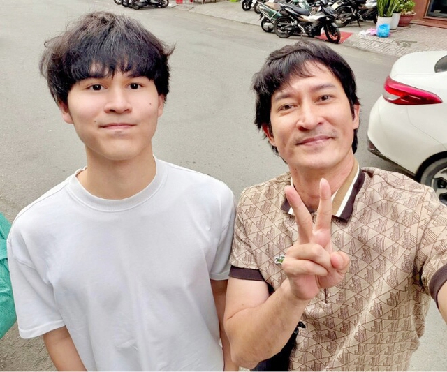 Vẻ ngoài điển trai tuổi tròn đôi mươi của con trai nam diễn viên Huy Khánh gây sốt - Ảnh 7.