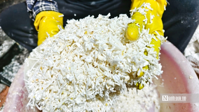 Làng bánh nổ Quảng Ngãi rộn ràng vào vụ Tết, đơn hàng tăng gấp ba- Ảnh 11. Làng bánh nổ Quảng Ngãi rộn ràng vào vụ Tết, đơn hàng tăng gấp ba- Ảnh 11.