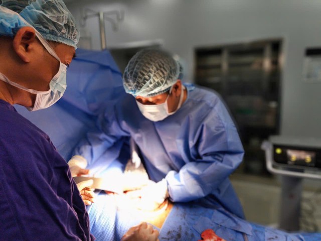 Bệnh nhân 88 tuổi ung thư dạ dày giai đoạn muộn hồi phục ngoạn mục sau phẫu thuật tại Vinmec Nha Trang - Ảnh 1.