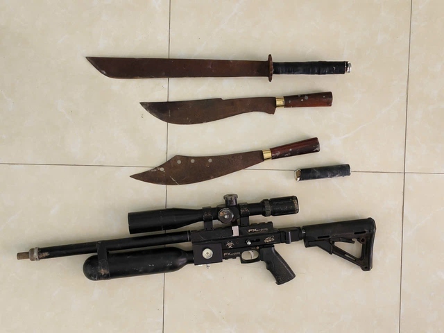 Bắt đối tượng d&ugrave;ng s&uacute;ng kh&iacute; n&eacute;n bắn bạn nhậu tử vong do m&acirc;u thuẫn - Ảnh 2.