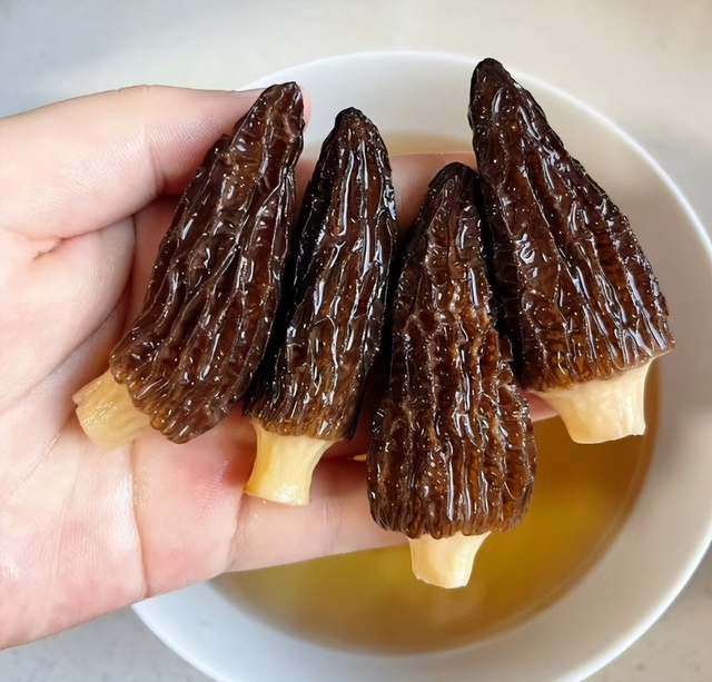 Loại c&acirc;y dại mọc um t&ugrave;m ở Việt Nam, "trời T&acirc;y" b&aacute;n gi&aacute; 13 triệu đồng/kg vẫn c&oacute; người r&uacute;t hầu bao - Ảnh 2.