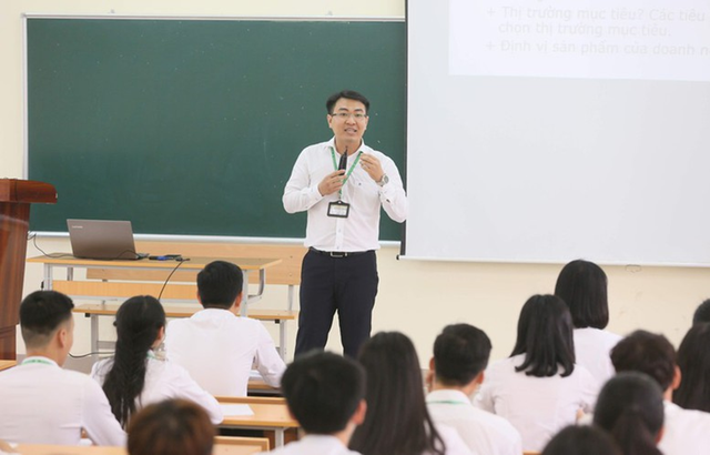 Hơn 95.000 giảng viên đại học, chỉ 36% có trình độ tiến sĩ - Ảnh 1.