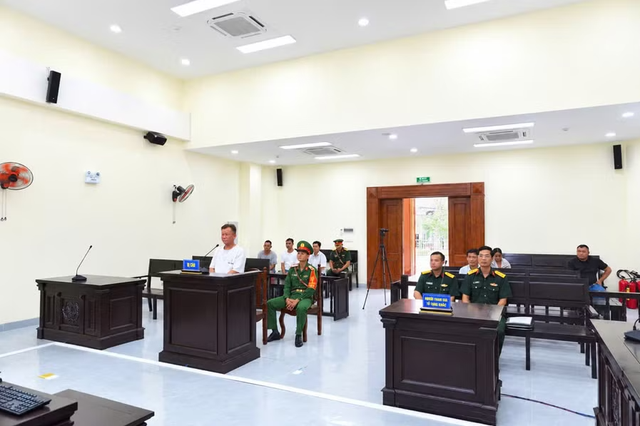 Cưa hạ 21 c&acirc;y cao su của Binh đo&agrave;n 15, người đ&agrave;n &ocirc;ng lĩnh &aacute;n - Ảnh 1.