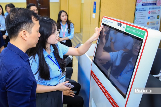 H&agrave; Nội ra mắt quầy hỗ trợ đăng k&yacute; khai sinh tại bệnh viện Phụ sản H&agrave; Nội- Ảnh 4.