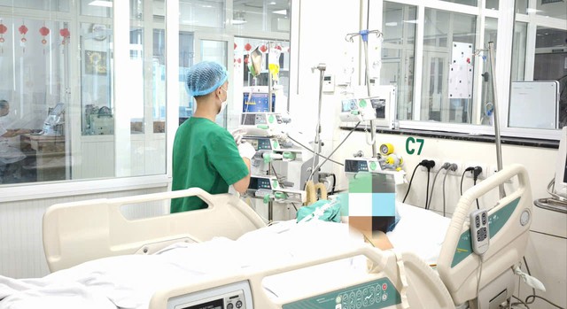 Cảnh báo nguy cơ sốc sốt xuất huyết ở người trẻ khỏe mạnh- Ảnh 1.