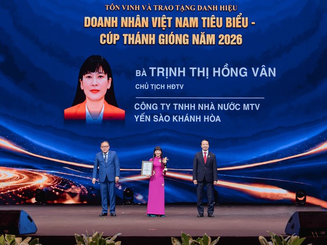 Chủ tịch Yến s&agrave;o Kh&aacute;nh Ho&agrave; nhận danh hiệu &ldquo;Doanh nh&acirc;n Việt Nam ti&ecirc;u biểu - C&uacute;p Th&aacute;nh Gi&oacute;ng năm 2026&rdquo; - Ảnh 1.
